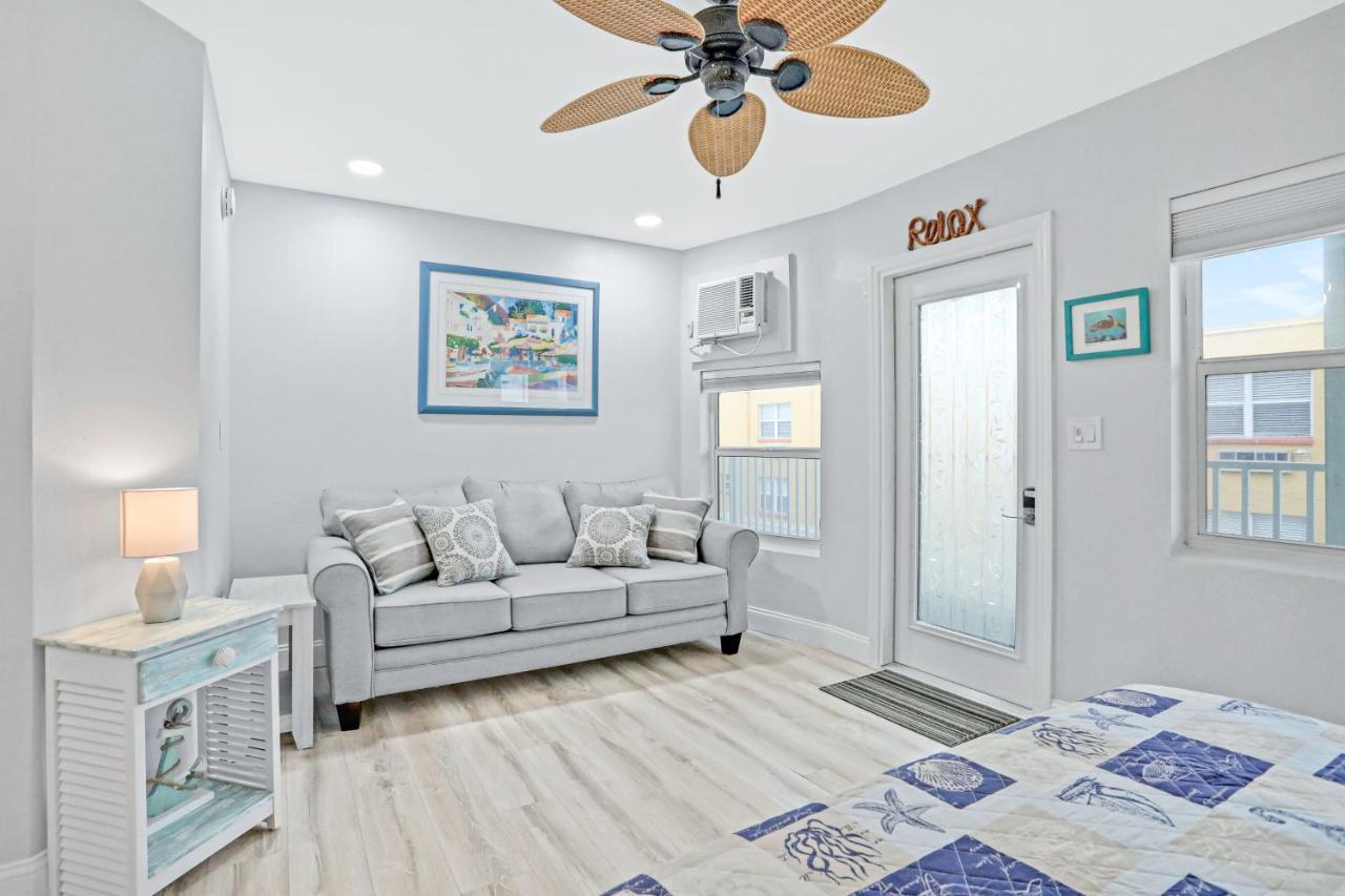 Hotel Sea Rocket 21 St. Pete Beach Esterno foto